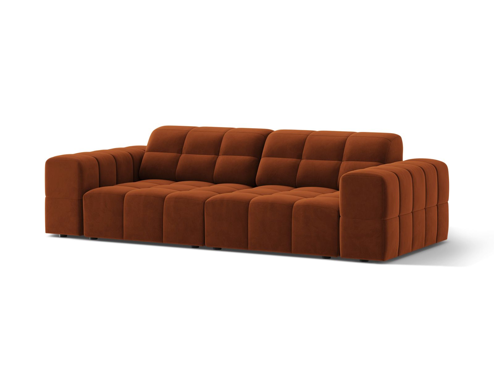 Elegantes 3-Sitzer Sofa Jennifer in warmem Terracotta-Bluvel, ideal für stilvolle Wohnräume und gemütliche Abende.