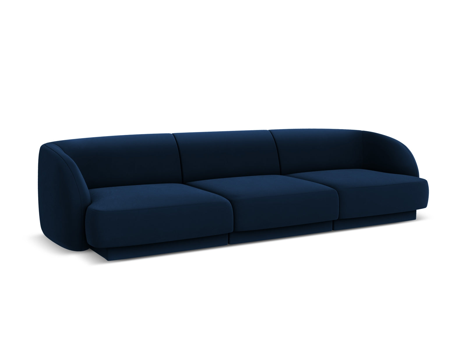 Luxuriöses 3-Sitzer Sofa Miley aus Velours in tiefem Royalblau, ideal für moderne Wohnräume und gemütliche Abende.