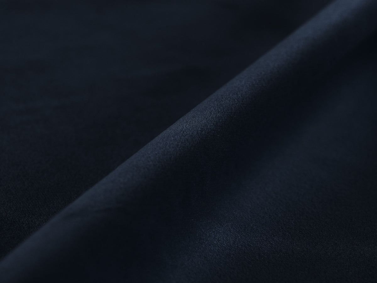 Nuria Velour Sofa 3 Sitzer in Dark Blue-Paris präsentiert im Onlineshop von KAQTU Design AG. 3er Sofa ist von Micadoni