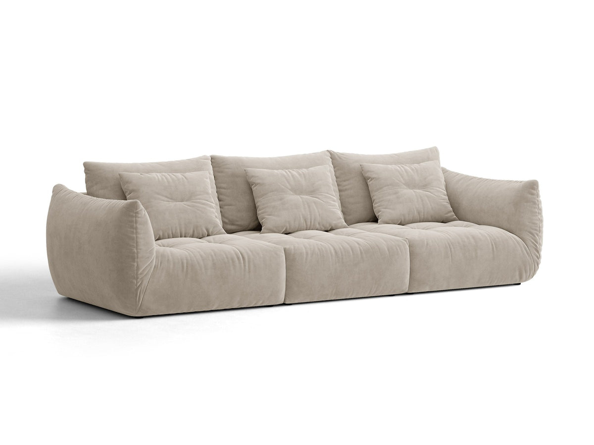 Modulares 4er Sofa Bloom von Micadoni in leichtem Beige, Bezug aus Casino-Velours, schwarze Kunststoffbeine, gepolsterte Rückenkissen.