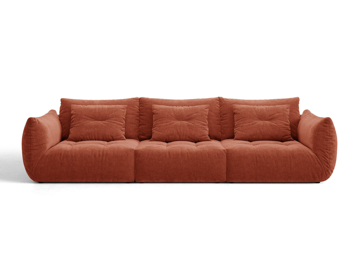 Modulares 4er Sofa Bloom von Micadoni in leichtem Beige, Bezug aus Casino-Velours, schwarze Kunststoffbeine, gepolsterte Rückenkissen.