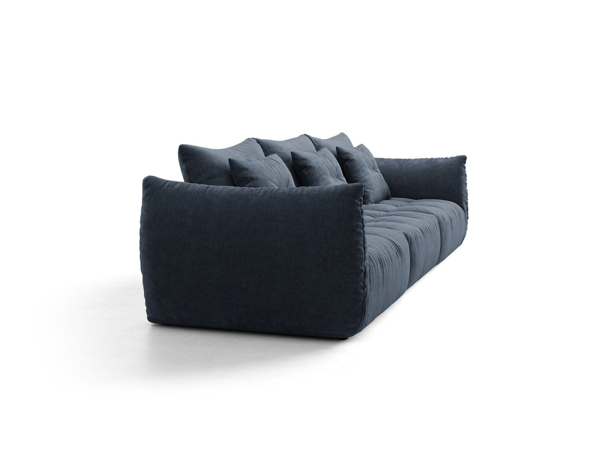 Modulares 4er Sofa Bloom von Micadoni in leichtem Beige, Bezug aus Casino-Velours, schwarze Kunststoffbeine, gepolsterte Rückenkissen.