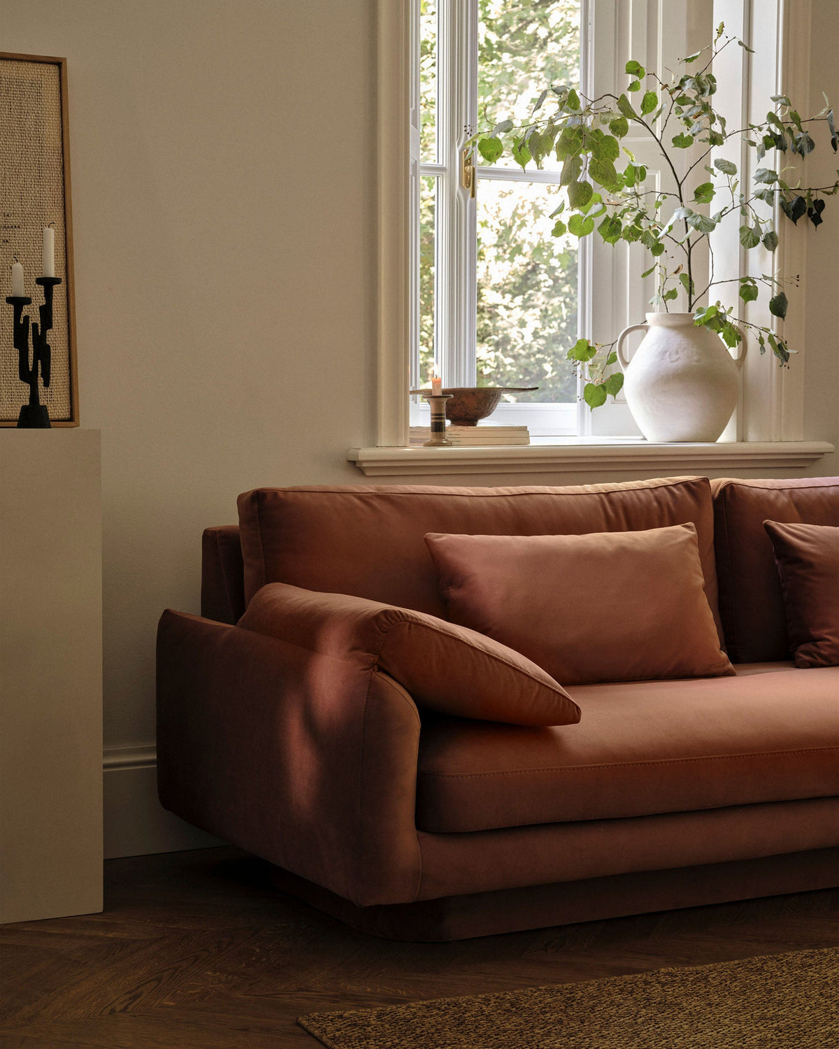 Torino Sofa 4 Sitzer in Light Beige-Wind präsentiert im Onlineshop von KAQTU Design AG. 4er Sofa ist von Micadoni