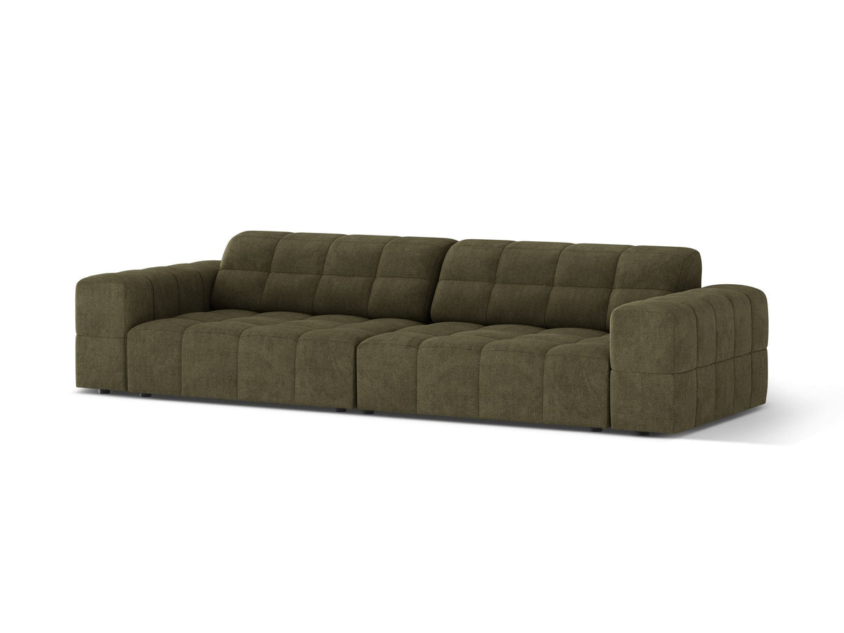 Beigefarbenes 4er Sofa Jennifer von Micadoni mit Samt-ähnlichem Bluvel-Stoff, schwarzen Kunststoffbeinen und gerader Rückenlehne.