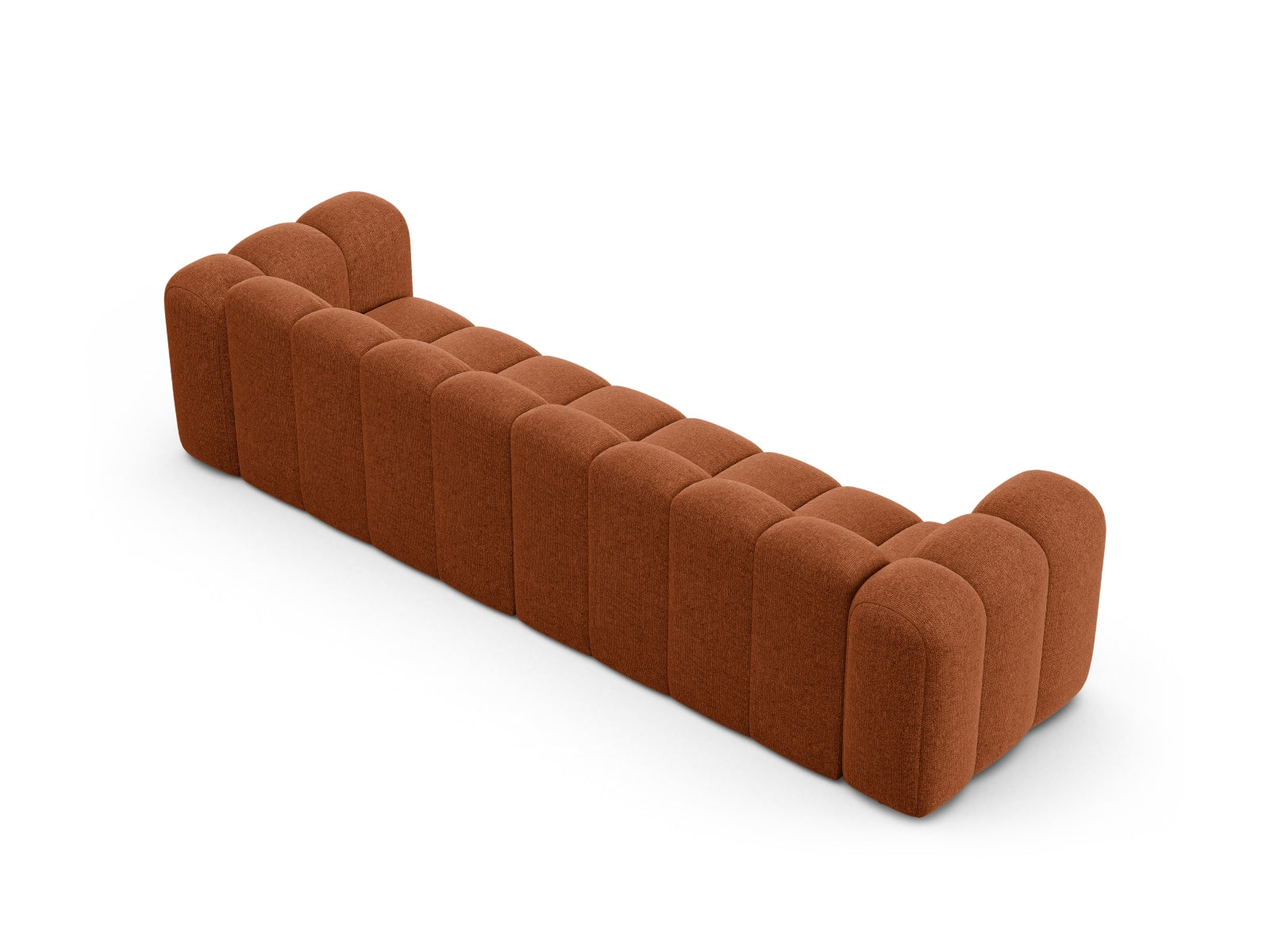 Modernes 4-Sitzer Sofa Lupine in Brick-Eden, perfekt für gemütliche Abende und stilvolle Einrichtung, erhältlich bei Micadoni.