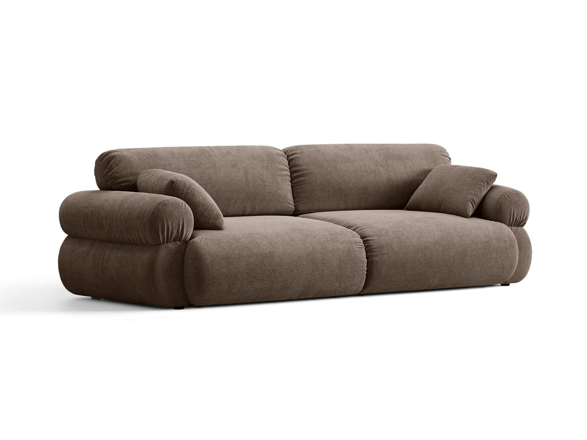 Beiges 4er Sofa Ophelia von Micadoni mit Liberty-Stoffbezug, niedriger Rückenlehne und schwarzen Kunststoffbeinen aus Polypropylen.