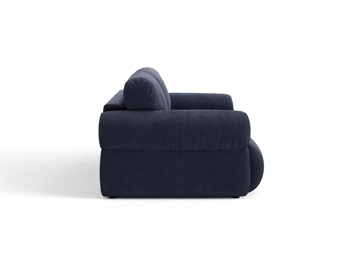 Beiges 4er Sofa Ophelia von Micadoni mit Liberty-Stoffbezug, niedriger Rückenlehne und schwarzen Kunststoffbeinen aus Polypropylen.