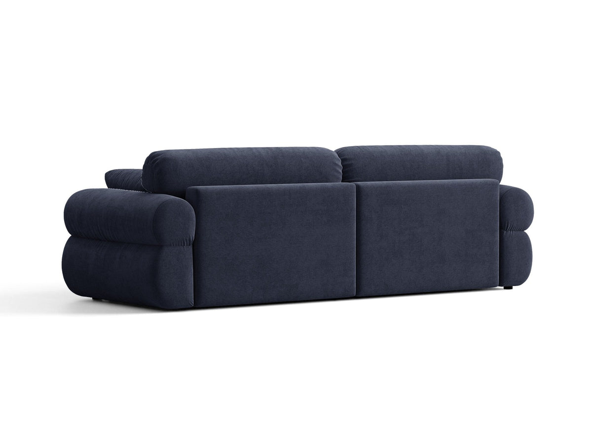 Beiges 4er Sofa Ophelia von Micadoni mit Liberty-Stoffbezug, niedriger Rückenlehne und schwarzen Kunststoffbeinen aus Polypropylen.