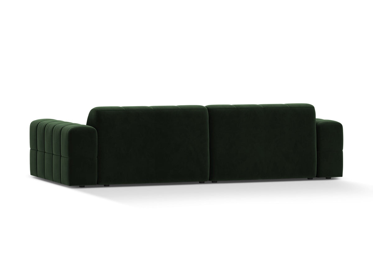 Beigefarbenes 4er Sofa Jennifer von Micadoni mit Samt-ähnlichem Bluvel-Stoff, schwarzen Kunststoffbeinen und gerader Rückenlehne.