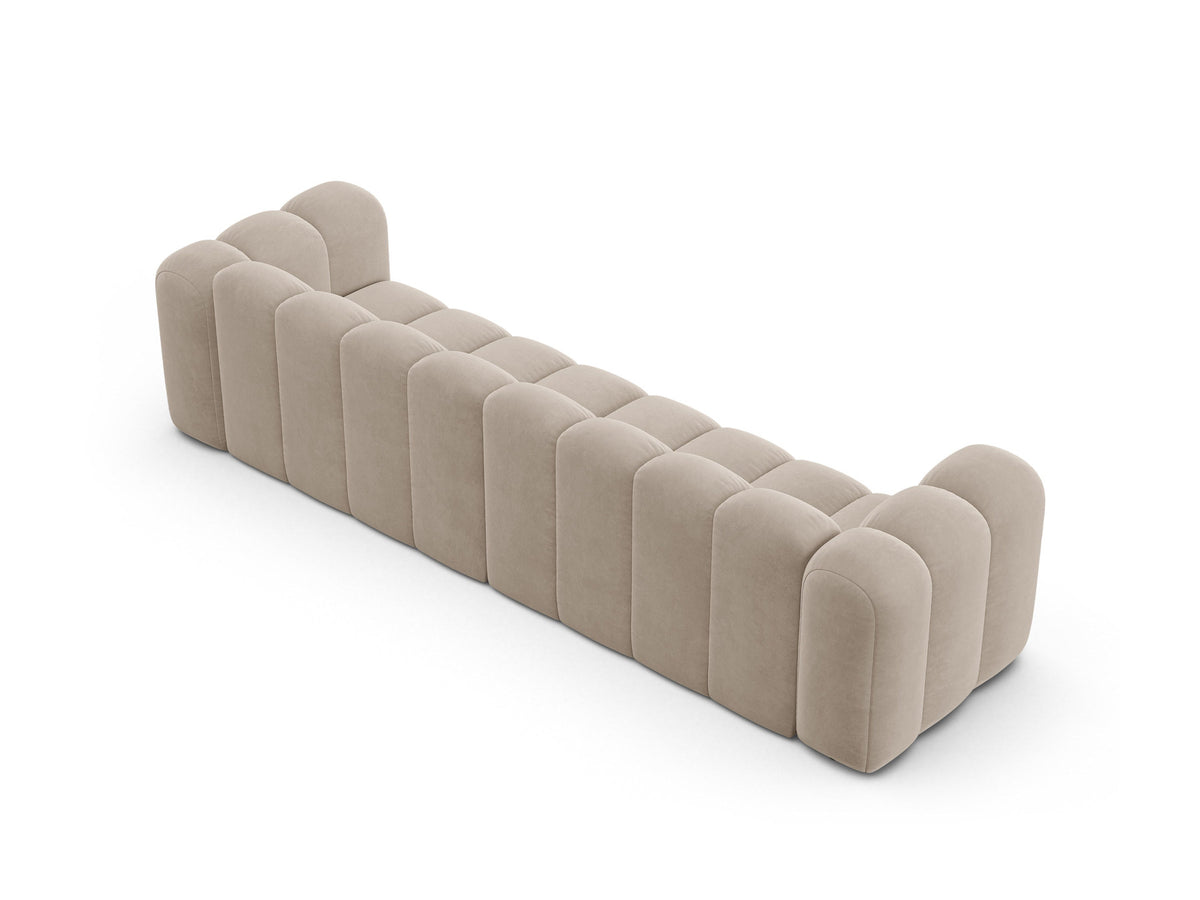 Lupine Velour modulares Sofa 4 Sitzer in Beige-Salvador präsentiert im Onlineshop von KAQTU Design AG. 4er Sofa ist von Micadoni