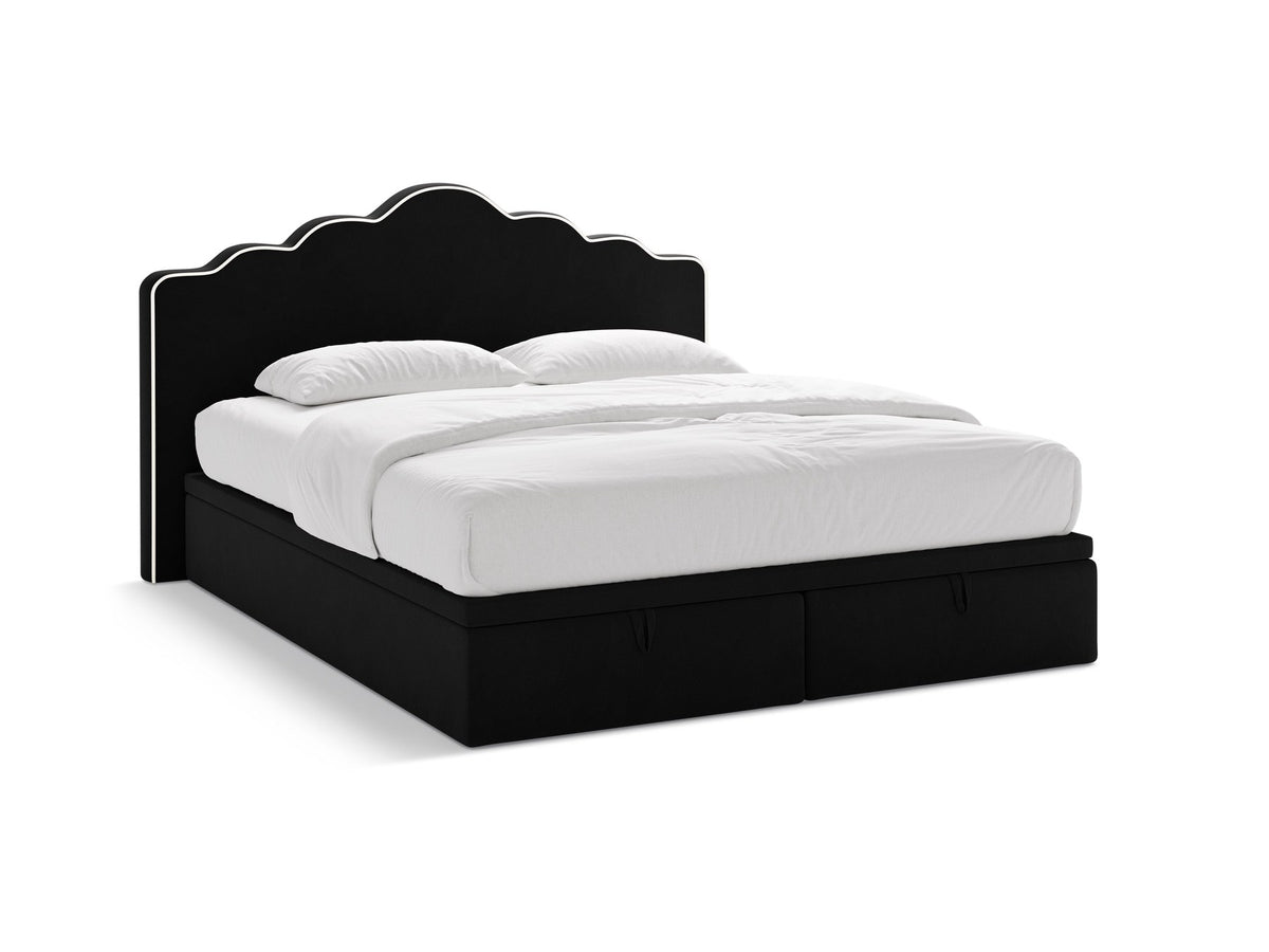 Polsterbett Dream mit hohem gepolstertem Kopfteil, elfenbeinfarbener Samtstoff-Bezug, schwarze Kunststoffbeine und Bettkasten mit Stauraum.