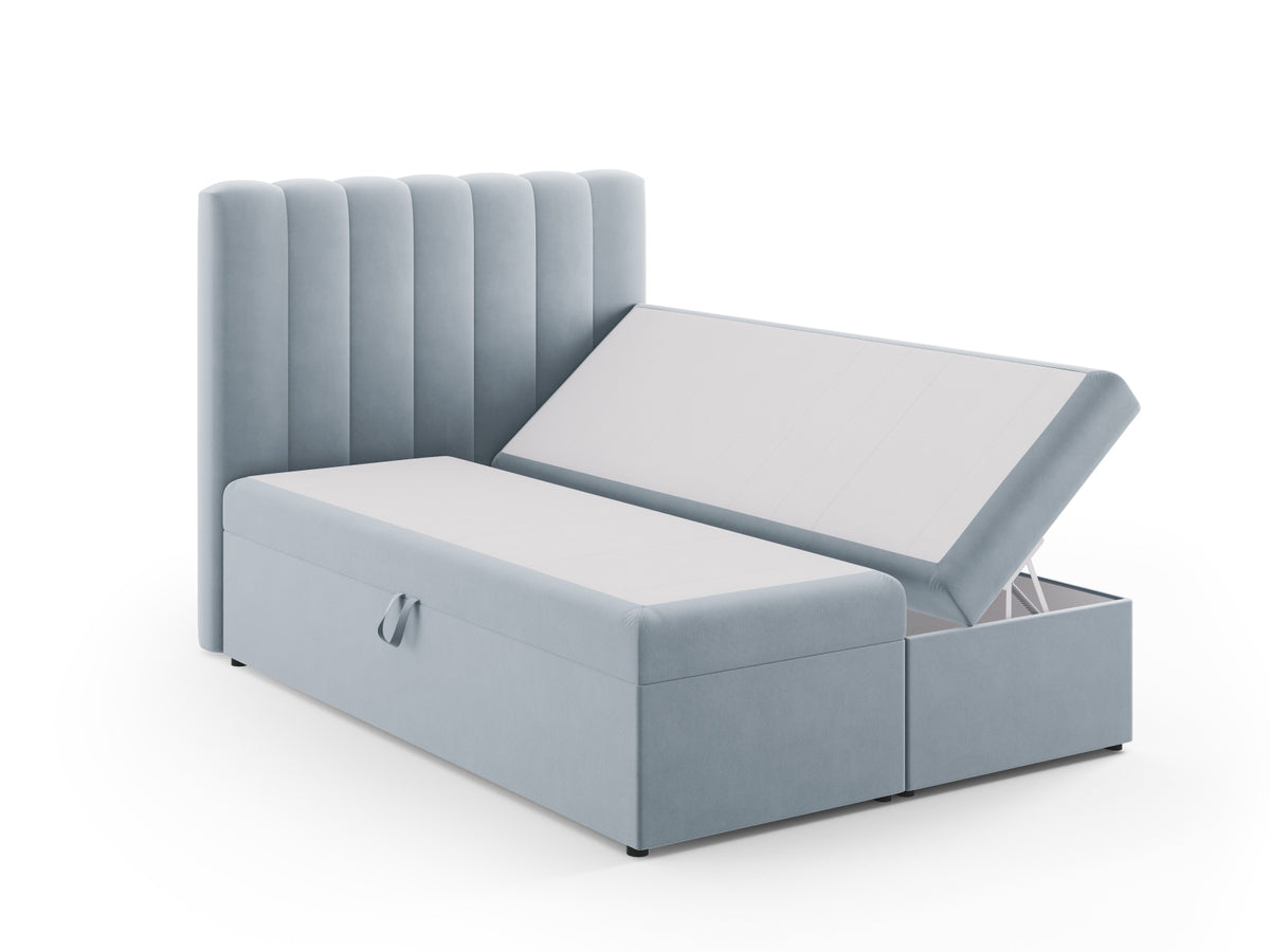Kelp Boxspringbett Set 140cm: Headboard + Box Springs/Matratze + Matratze Topper in Light Blue-Bluvel präsentiert im Onlineshop von KAQTU Design AG. Bett ist von Micadoni