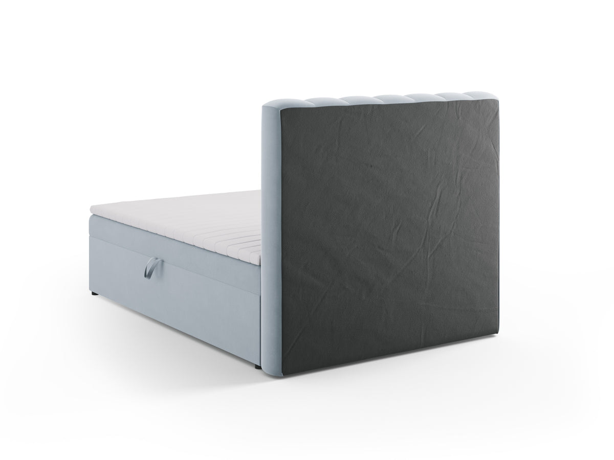 Kelp Boxspringbett Set 140cm: Headboard + Box Springs/Matratze + Matratze Topper in Light Blue-Bluvel präsentiert im Onlineshop von KAQTU Design AG. Bett ist von Micadoni