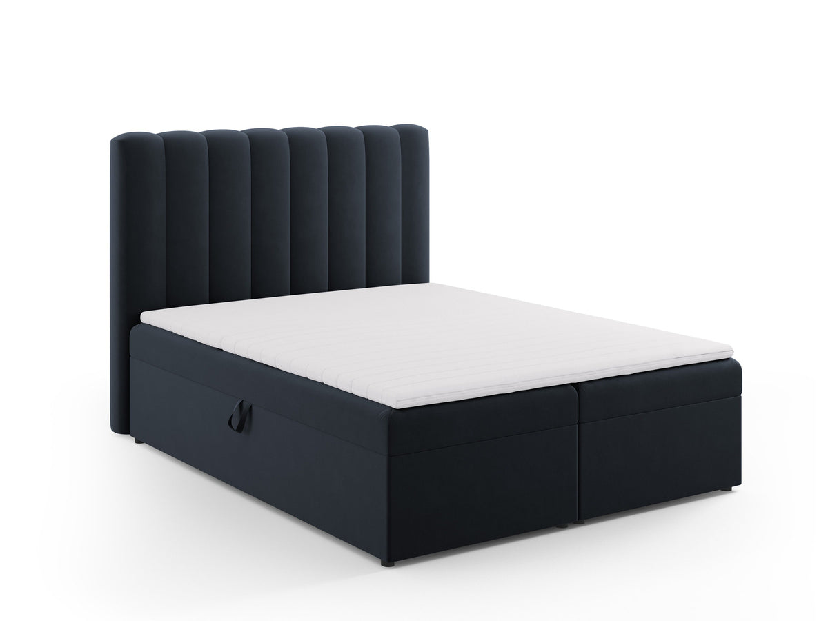 Kelp Boxspringbett Set 140cm: Headboard + Box Springs/Matratze + Matratze Topper in Dark Blue-Bluvel präsentiert im Onlineshop von KAQTU Design AG. Bett ist von Micadoni