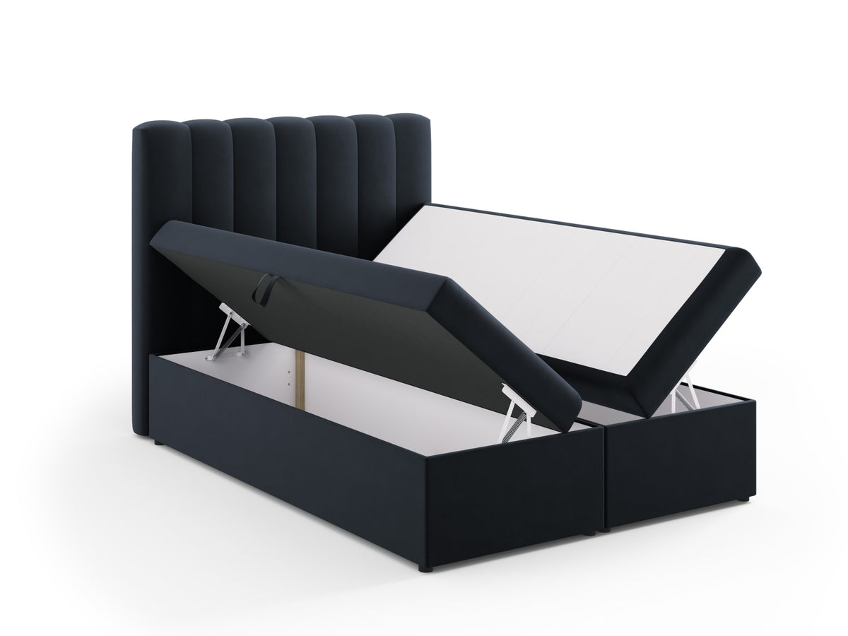 Kelp Boxspringbett Set 140cm: Headboard + Box Springs/Matratze + Matratze Topper in Dark Blue-Bluvel präsentiert im Onlineshop von KAQTU Design AG. Bett ist von Micadoni