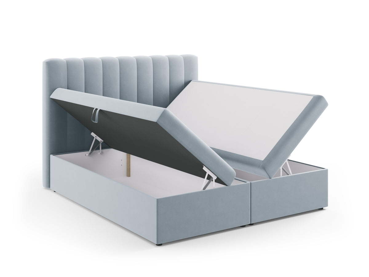 Kelp Boxspringbett Set 180cm: Headboard + Box Springs/Matratze + Matratze Topper in Light Blue-Bluvel präsentiert im Onlineshop von KAQTU Design AG. Bett ist von Micadoni