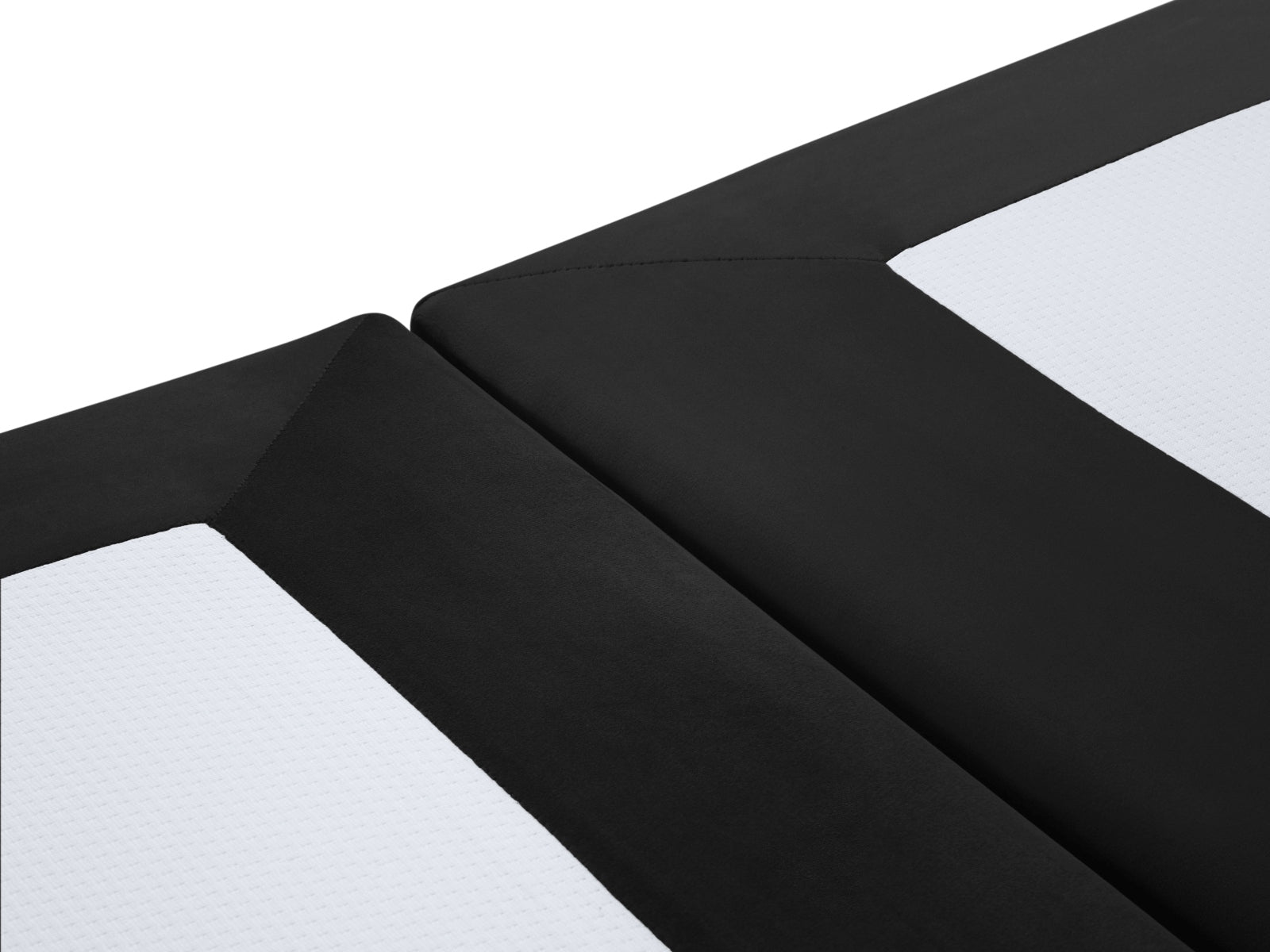Erleben Sie die luxuriöse Whale Velour Base in elegantem Schwarz von Micadoni – ideal für zeitgemässe Wohnkonzepte und geschmackvolle Einrichtung.