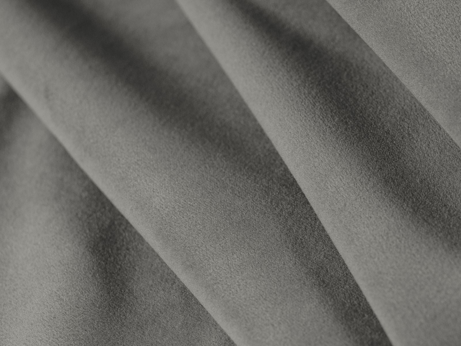 Elegantes Aveline Bett mit 140 cm Kopfteil in modernem Dunkelgrau, aus luxuriösem Magic Velvet für optimalen Schlafkomfort.