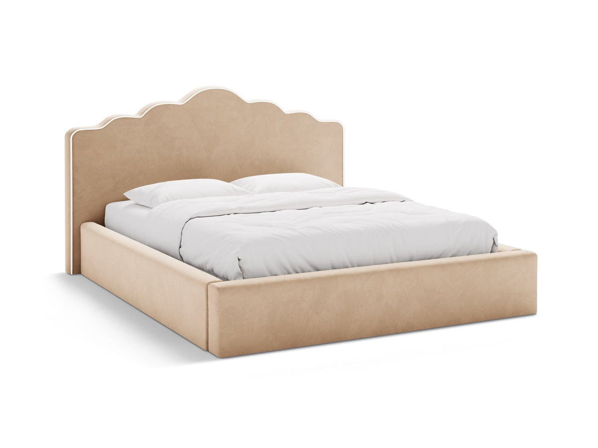 Samtbett Dream von Micadoni in Elfenbein mit hohem gepolstertem Kopfteil, Bettkasten und Beinen aus Polypropylen.