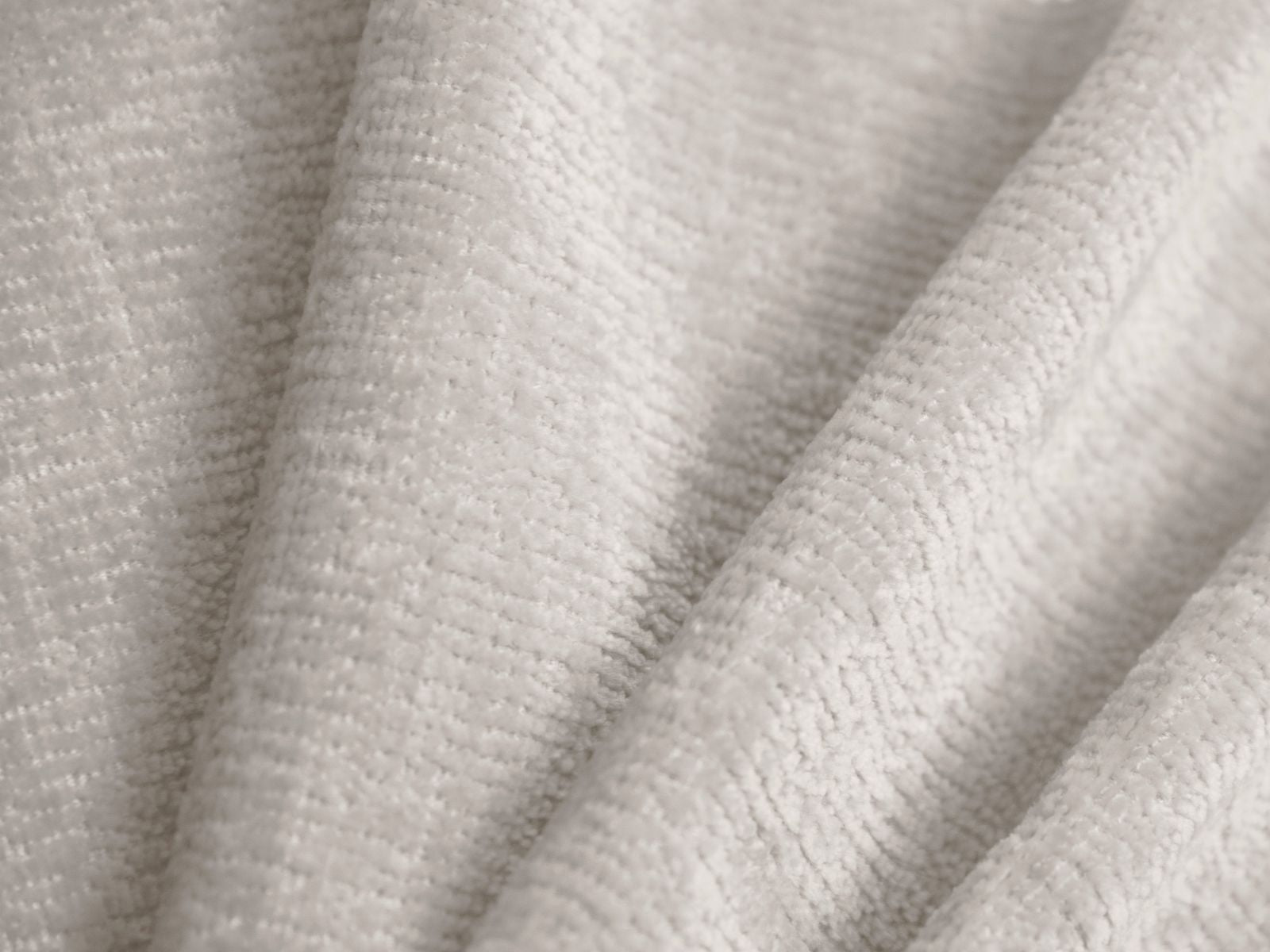Elegantes Solange Bett in sanftem Beige, 140 cm Kopfteil und praktischem Stauraum, ideal für stilvolle Schlafzimmerlösungen.