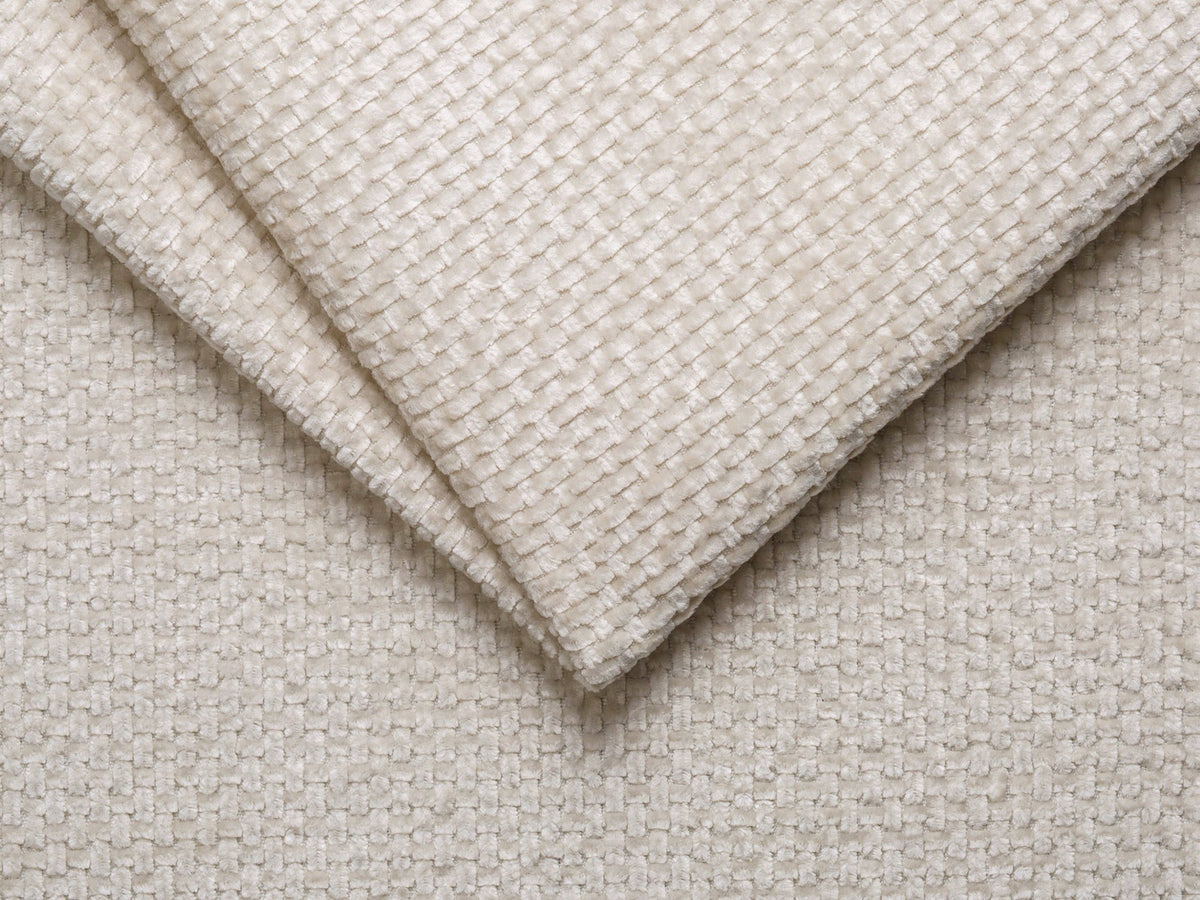 Polsterbett Bellis mit Kopfteil in Leichtes beige, Stoff Eden, Bettkasten mit Frontöffnung und schwarzen Kunststoffbeinen.