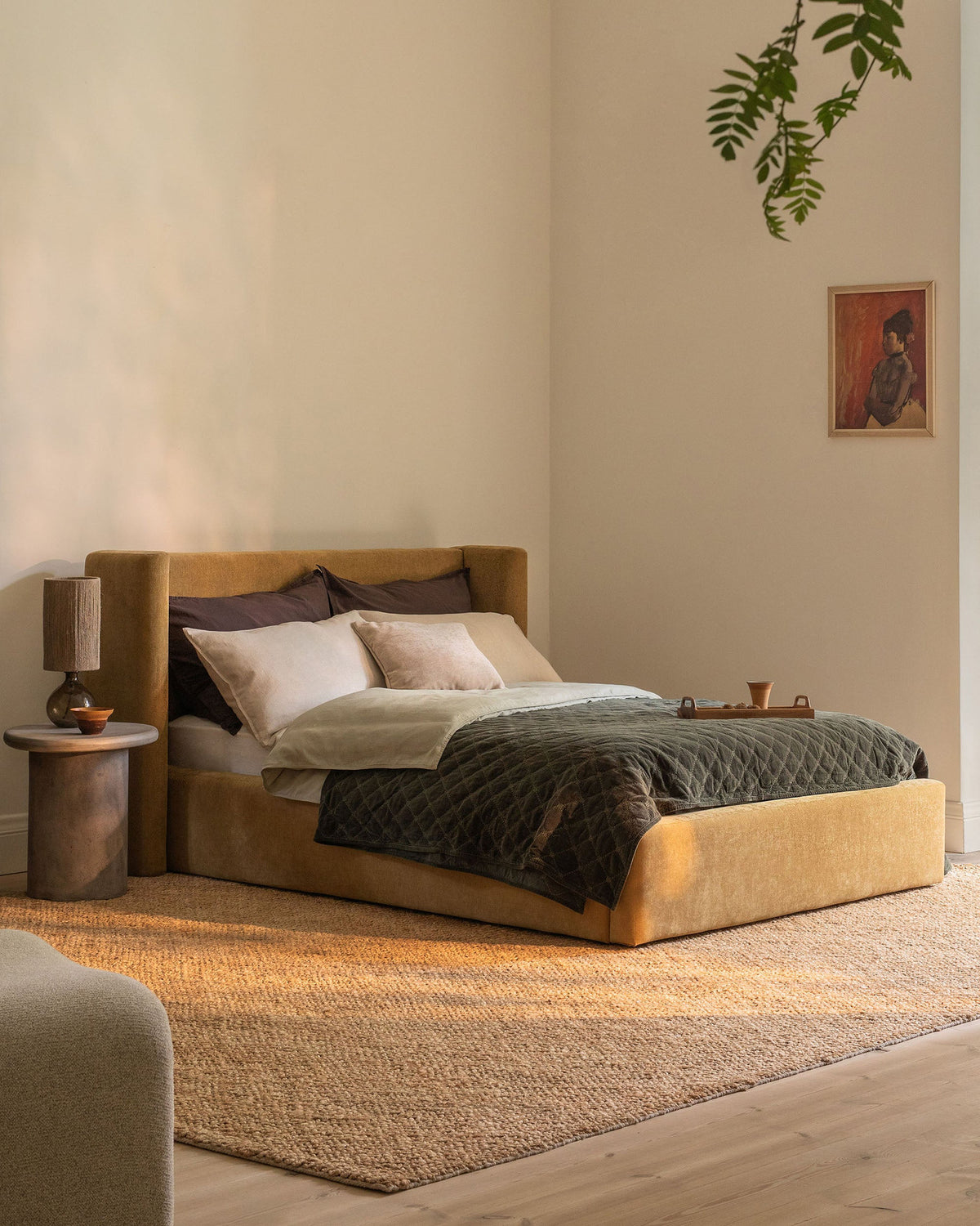 Jolene Bett mit Stauraum und Headboard 140cm in Cappuccino-Bluvel präsentiert im Onlineshop von KAQTU Design AG. Bett ist von Micadoni
