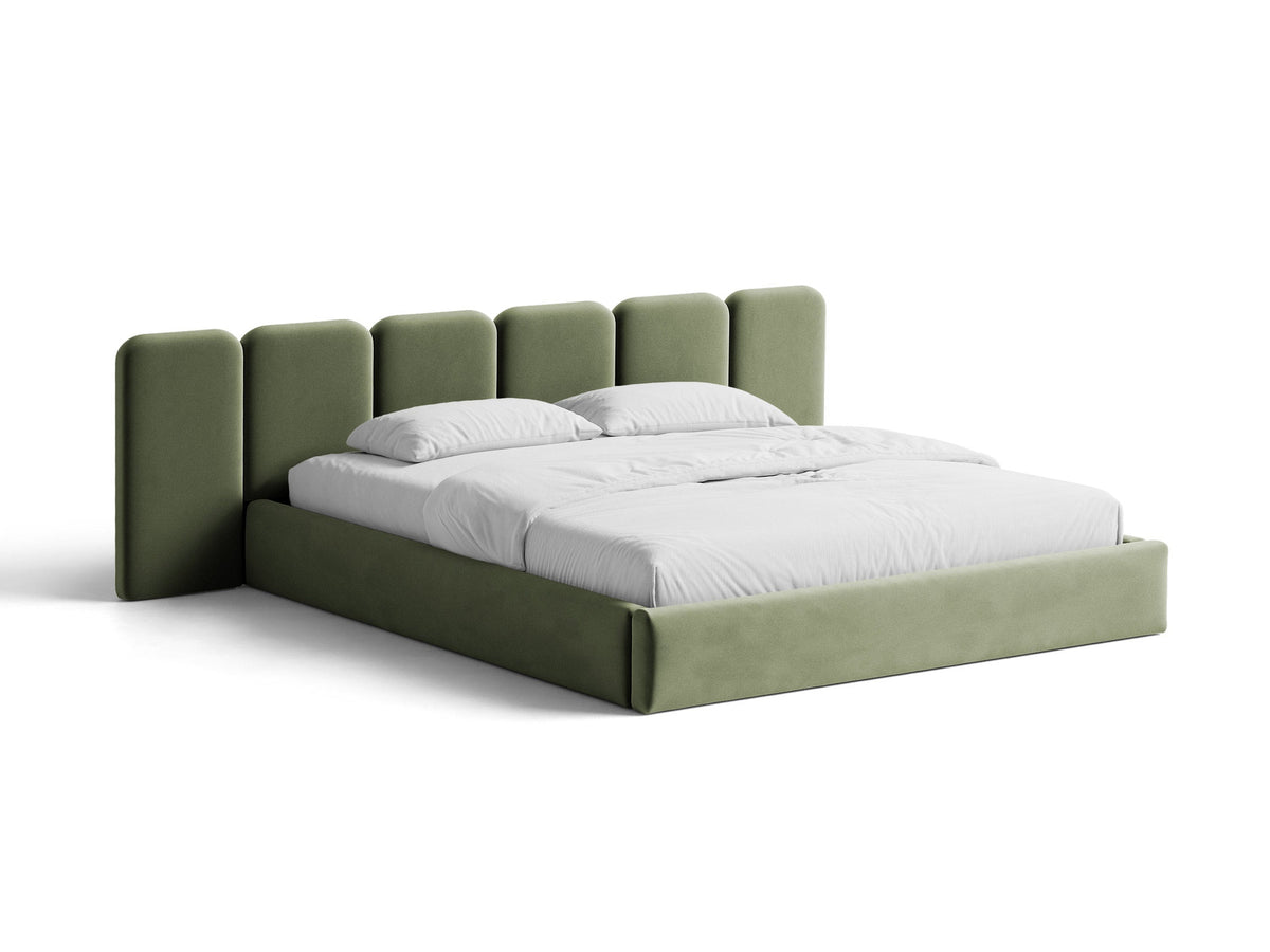 Saga Stauraumbett mit Kopfteil in Mandel beige, Bezug aus Magic Velvet Stoff, schwarze Kunststoffbeine, Bettkasten mit Gas-Lift-Mechanismus sichtbar.