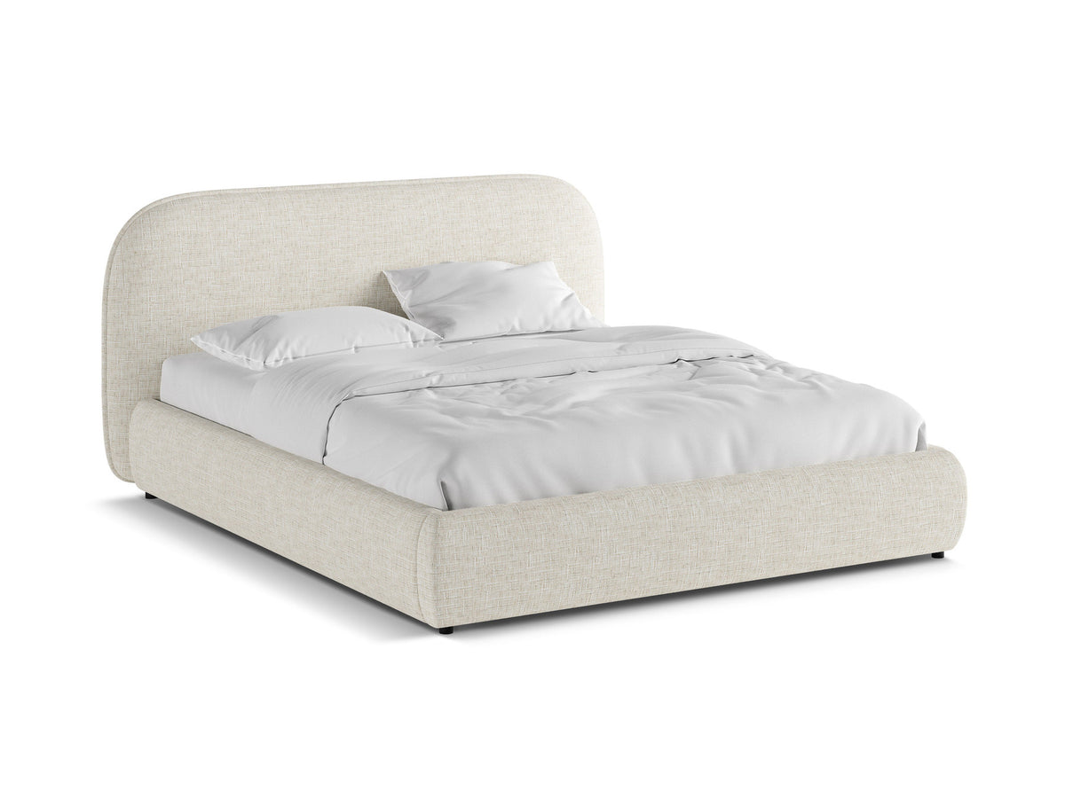 Murada Bett mit Kopfteil von Micadoni in Light Beige Melange-Tracy, Bettgestell aus Möbelplatte mit Stoffbezug und schwarzen Kunststoffbeinen.