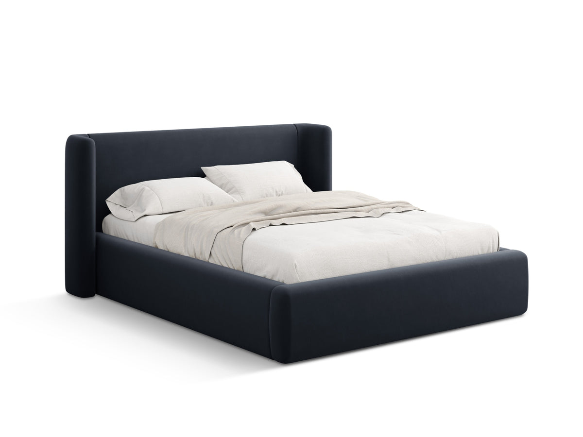 Jolene Bett mit Stauraum und Headboard 200cm in Dark Blue-Bluvel präsentiert im Onlineshop von KAQTU Design AG. Bett ist von Micadoni