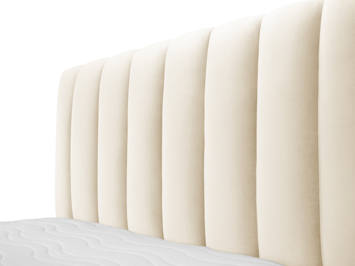 Kelp Bett mit Stauraum und Headboard 200cm in Light Beige-Bluvel präsentiert im Onlineshop von KAQTU Design AG. Bett ist von Micadoni