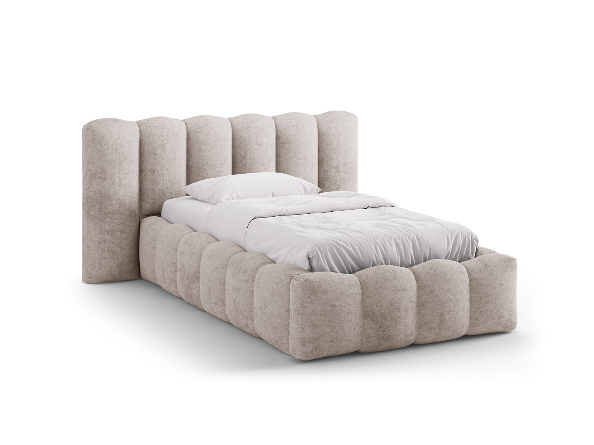 Lupine Stauraumbett mit Kopfteil 90 x 200 cm von Micadoni in Light Beige-Moly, Metallrahmen mit Sperrholzlatten und schwarzen Kunststoffbeinen.