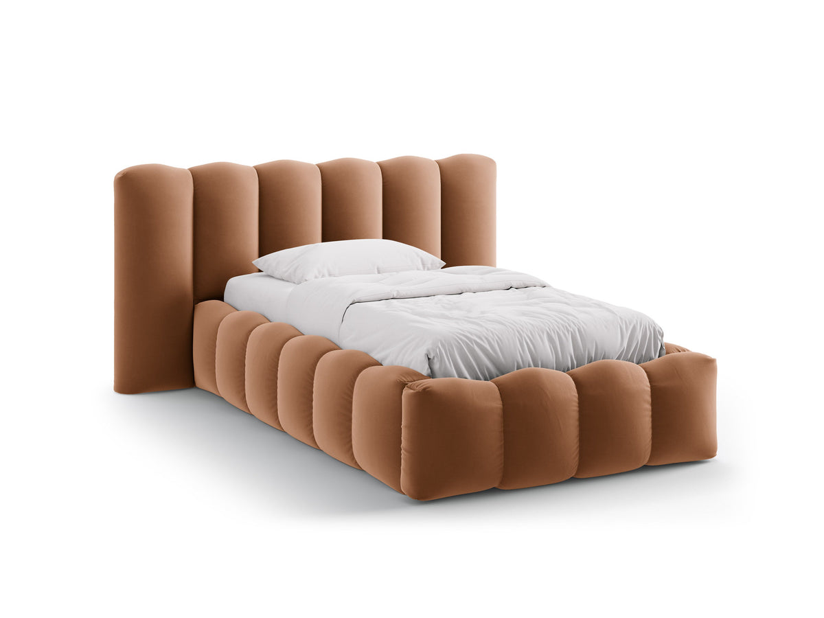 Lupine Stauraumbett mit Kopfteil 90 x 200 cm von Micadoni in Light Beige-Moly, Metallrahmen mit Sperrholzlatten und schwarzen Kunststoffbeinen.