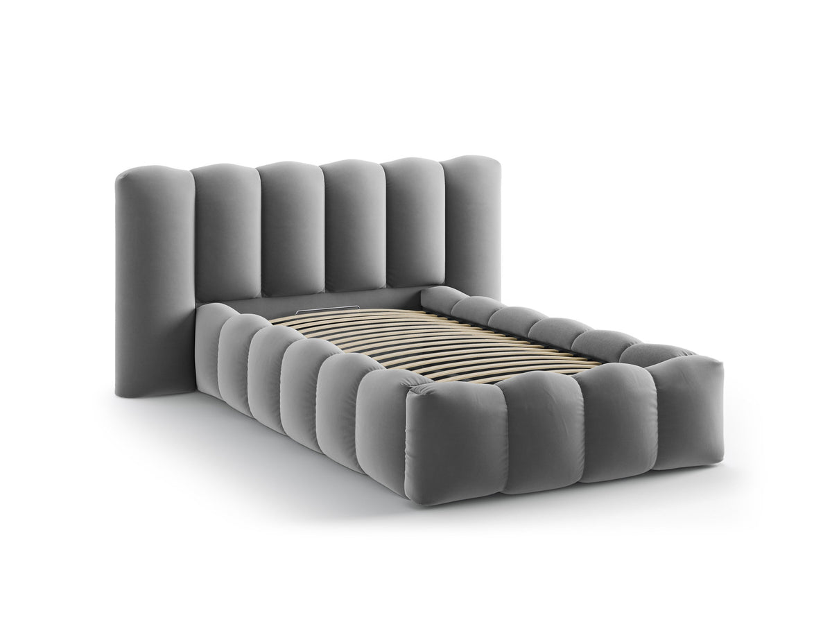 Lupine Stauraumbett mit Kopfteil 90 x 200 cm von Micadoni in Light Beige-Moly, Metallrahmen mit Sperrholzlatten und schwarzen Kunststoffbeinen.