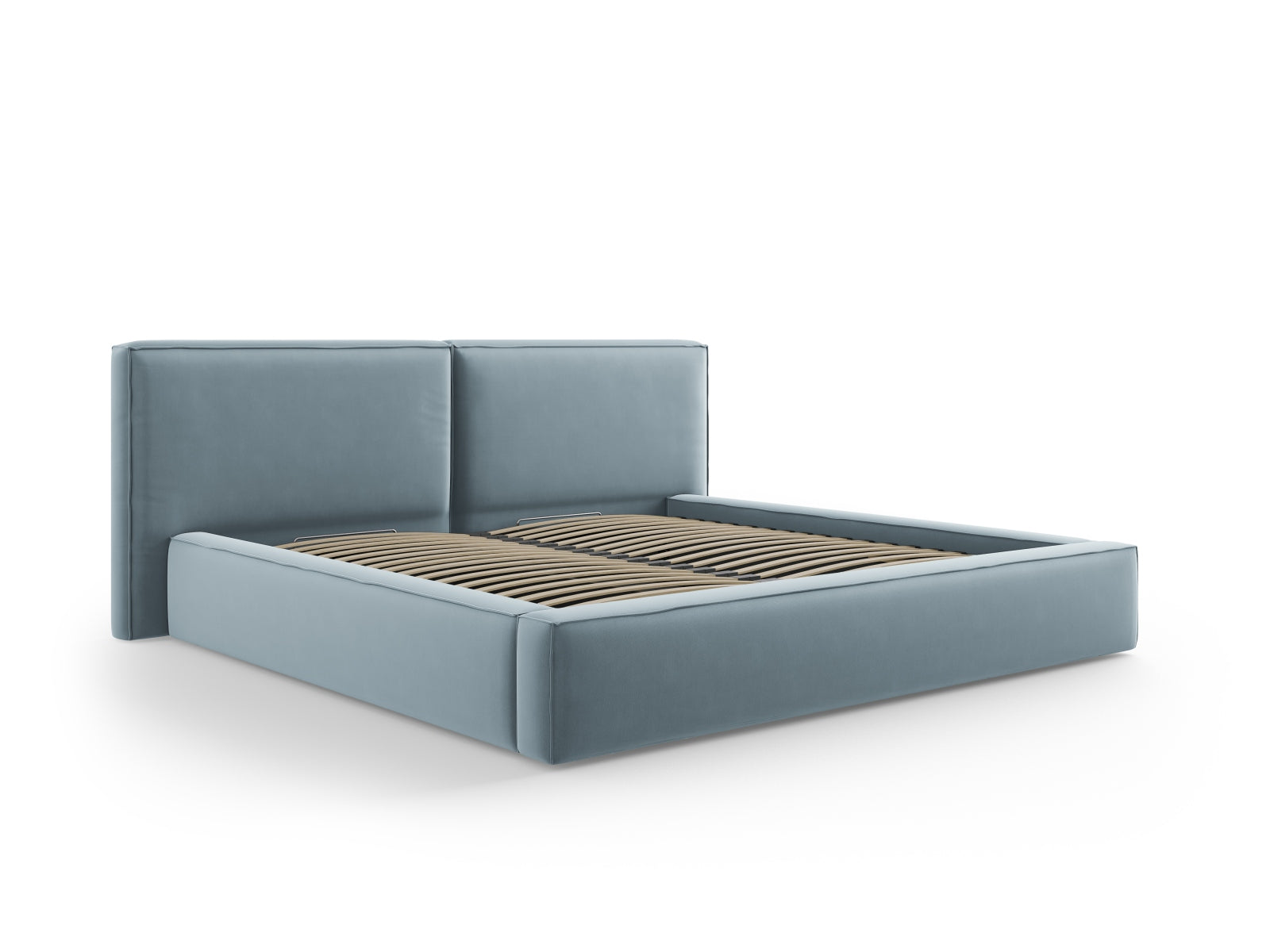 Erleben Sie das elegante Jodie Velour Bett von Micadoni, das mit seinem doppelten Headboard und praktischem Stauraum für stilvollen Komfort in Ihrem Schlafzimmer sorgt.