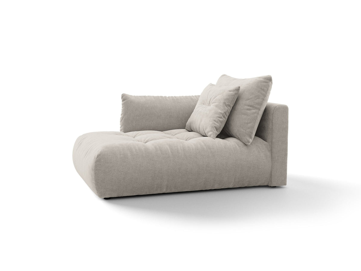 Beige Chaiselongue Bloom von Micadoni mit Veloursbezug Casino Pearl, schwarzen Kunststoffbeinen und gepolsterter Rückenlehne.