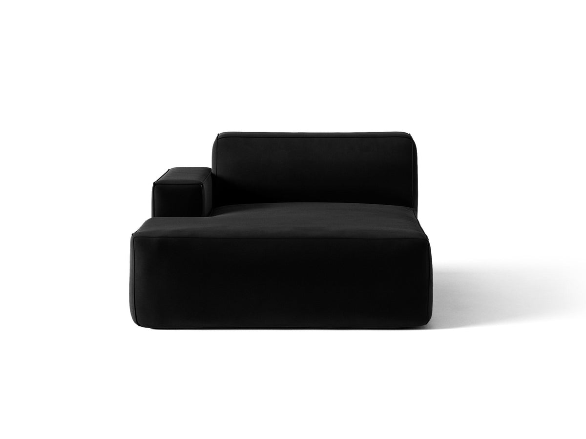 Jodie Chaiselongue von Micadoni in leichtem Beige, Venus-Samtstoff-Bezug, schwarze Kunststoffbeine, modulares Sofa-Element mit linker Ausrichtung.