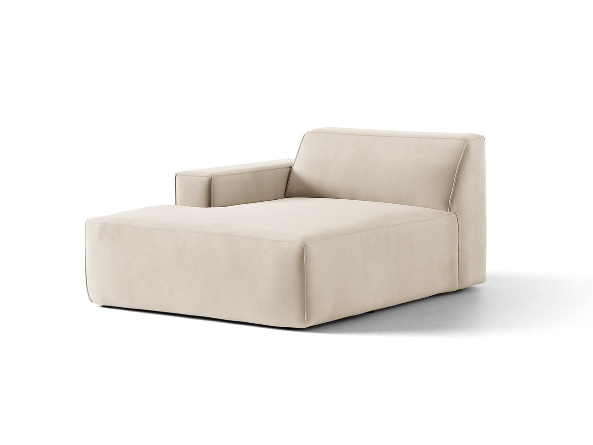 Jodie Chaiselongue von Micadoni in leichtem Beige, Venus-Samtstoff-Bezug, schwarze Kunststoffbeine, modulares Sofa-Element mit linker Ausrichtung.