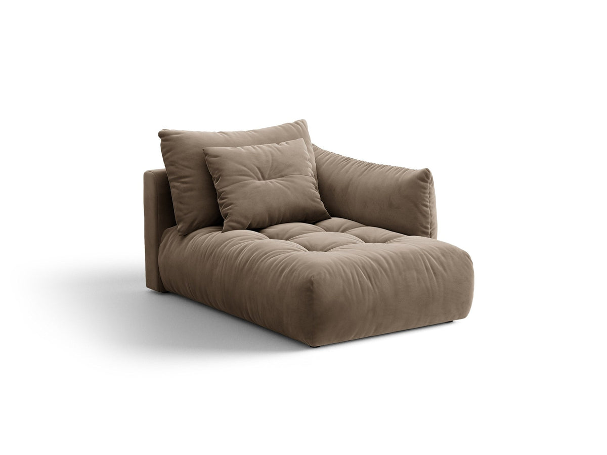 Modulares Sofa Bloom Chaiselongue von Micadoni in leichtem Beige mit Casino-Velours-Bezug, schwarzen Kunststoffbeinen und rechter Ausrichtung.