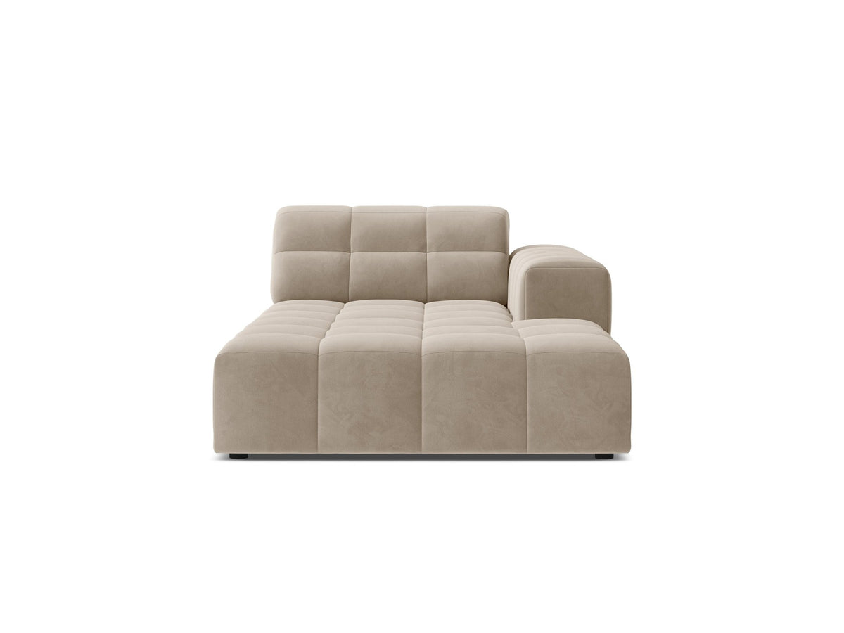 Chaiselongue Jennifer von Micadoni in Leichtes Beige mit Chenille-Bezug Eden 2 Pearl, schwarzen Kunststoffbeinen, rechts ausgerichtet.