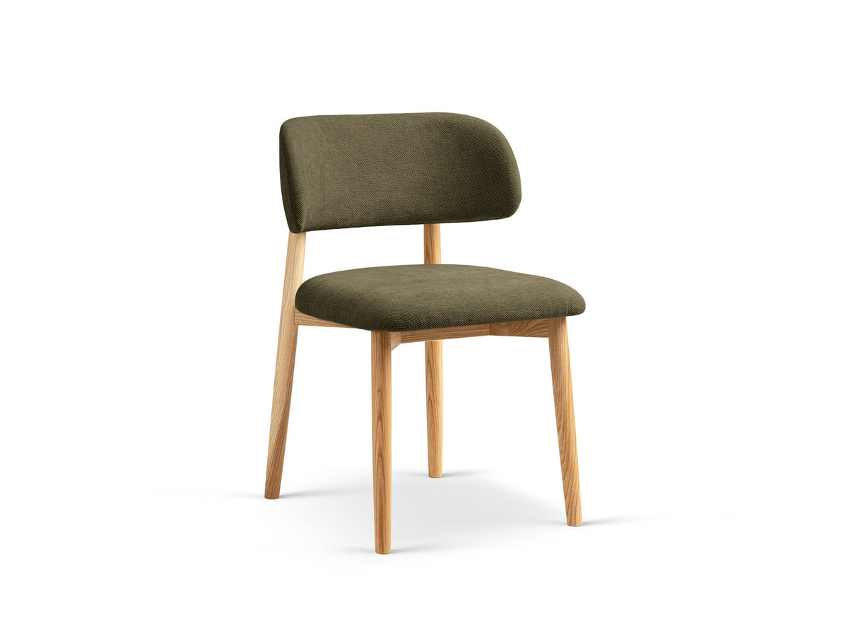 Stuhl Evan von Micadoni in Beige mit strukturiertem Bouclé-Bezug, Sitz- und Rückenpolster sowie Beinen aus natürlichem Buchenholz.