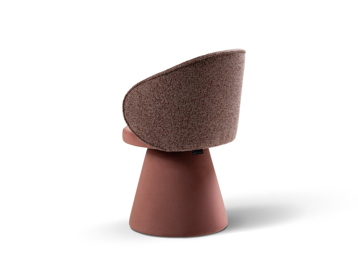 Drehstuhl Inez mit beige meliertem Bezug, Sitzfläche aus Samt, Rückenlehne aus strukturiertem Stoff, Beine aus Samt, geometrische Form.