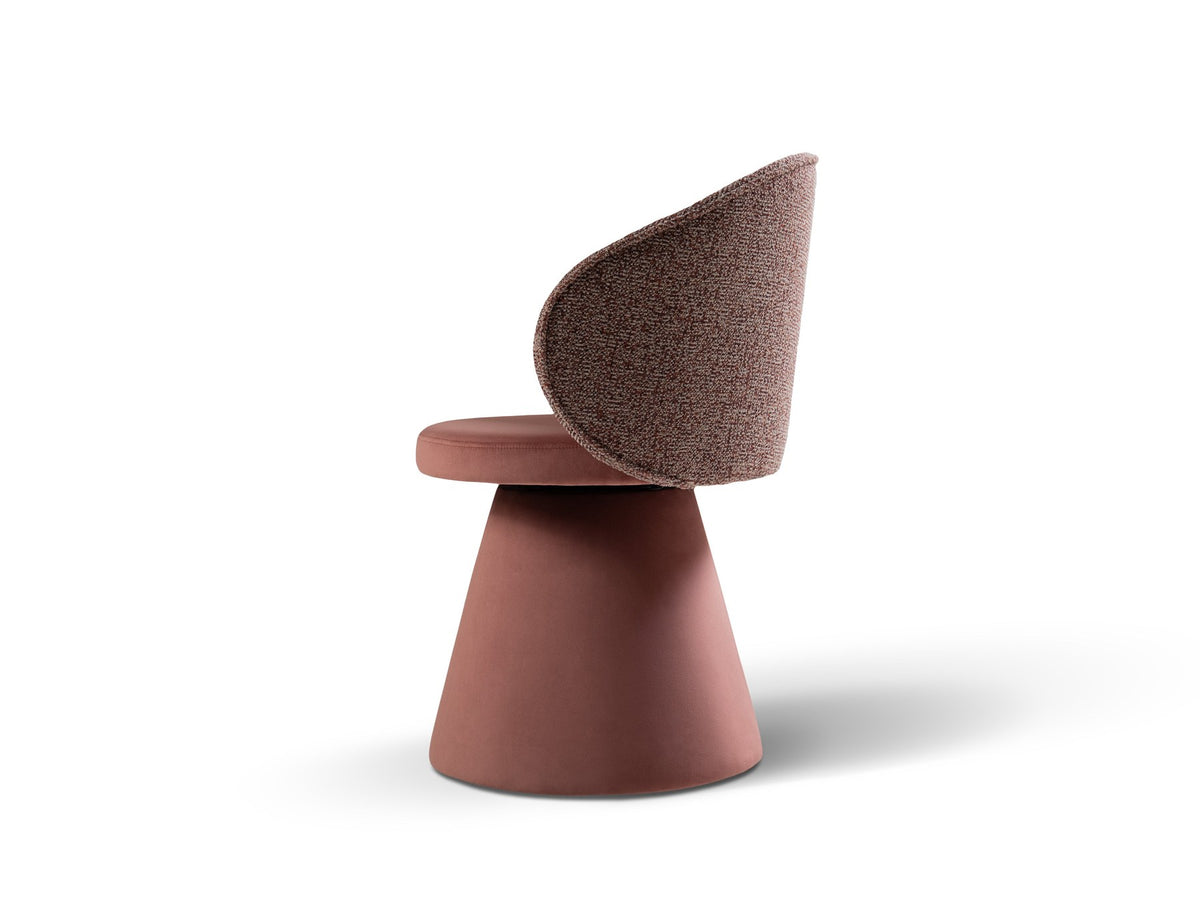 Drehstuhl Inez mit beige meliertem Bezug, Sitzfläche aus Samt, Rückenlehne aus strukturiertem Stoff, Beine aus Samt, geometrische Form.