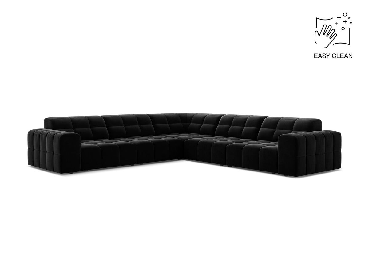 Symmetrisches Ecksofa Jennifer von Micadoni in beige mit Chenille-Bezug, schwarzen Kunststoffbeinen und breiter Sitzfläche.