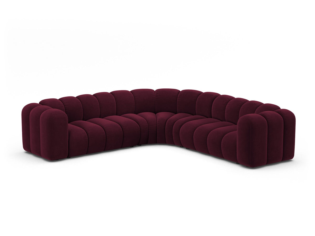 Modulares symmetrisches Ecksofa Lupine von Micadoni in leichtem Beige, Stoffbezug Venus, schwarze Kunststoffbeine, grosszügige Sitzfläche.