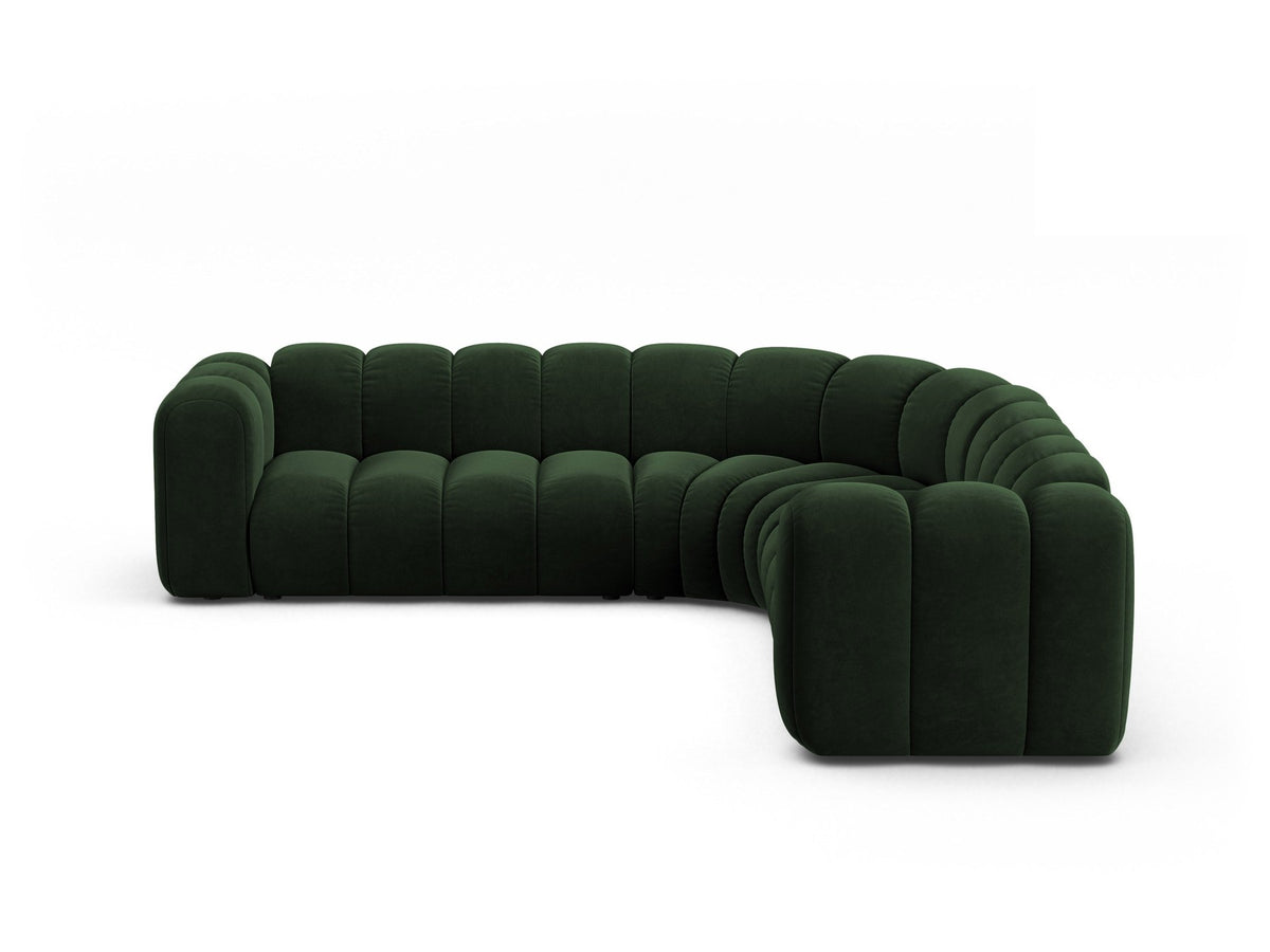 Modulares symmetrisches Ecksofa Lupine von Micadoni in leichtem Beige, Stoffbezug Venus, schwarze Kunststoffbeine, grosszügige Sitzfläche.