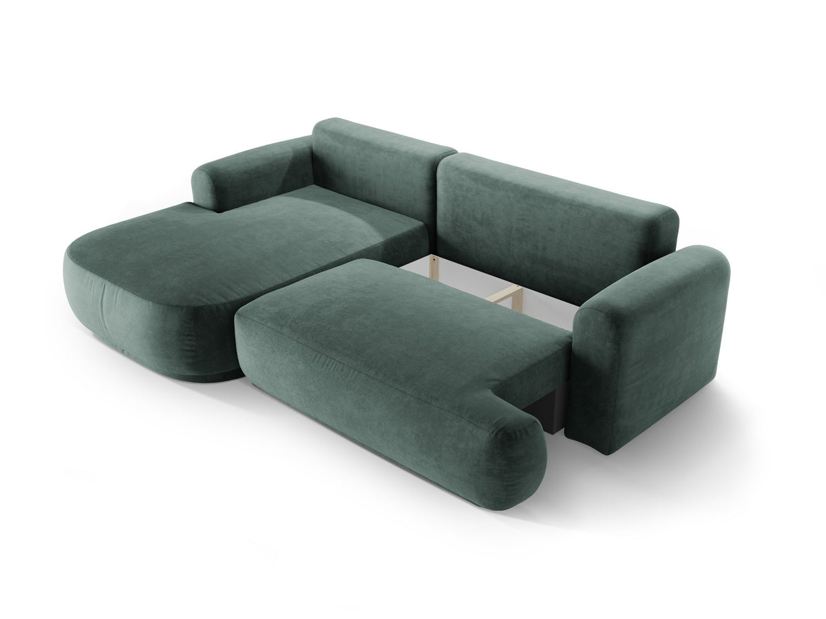 Ecksofa Ella von Micadoni in Leichtes Beige mit Veloursstoff-Bezug, schwarzen Kunststoffbeinen und ausklappbarer Liegefläche links, Retro-Form.