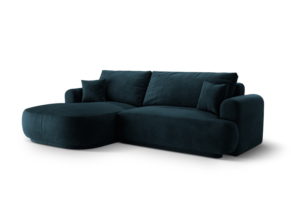 Ecksofa Ella von Micadoni in Leichtes Beige mit Veloursstoff-Bezug, schwarzen Kunststoffbeinen und ausklappbarer Liegefläche links, Retro-Form.