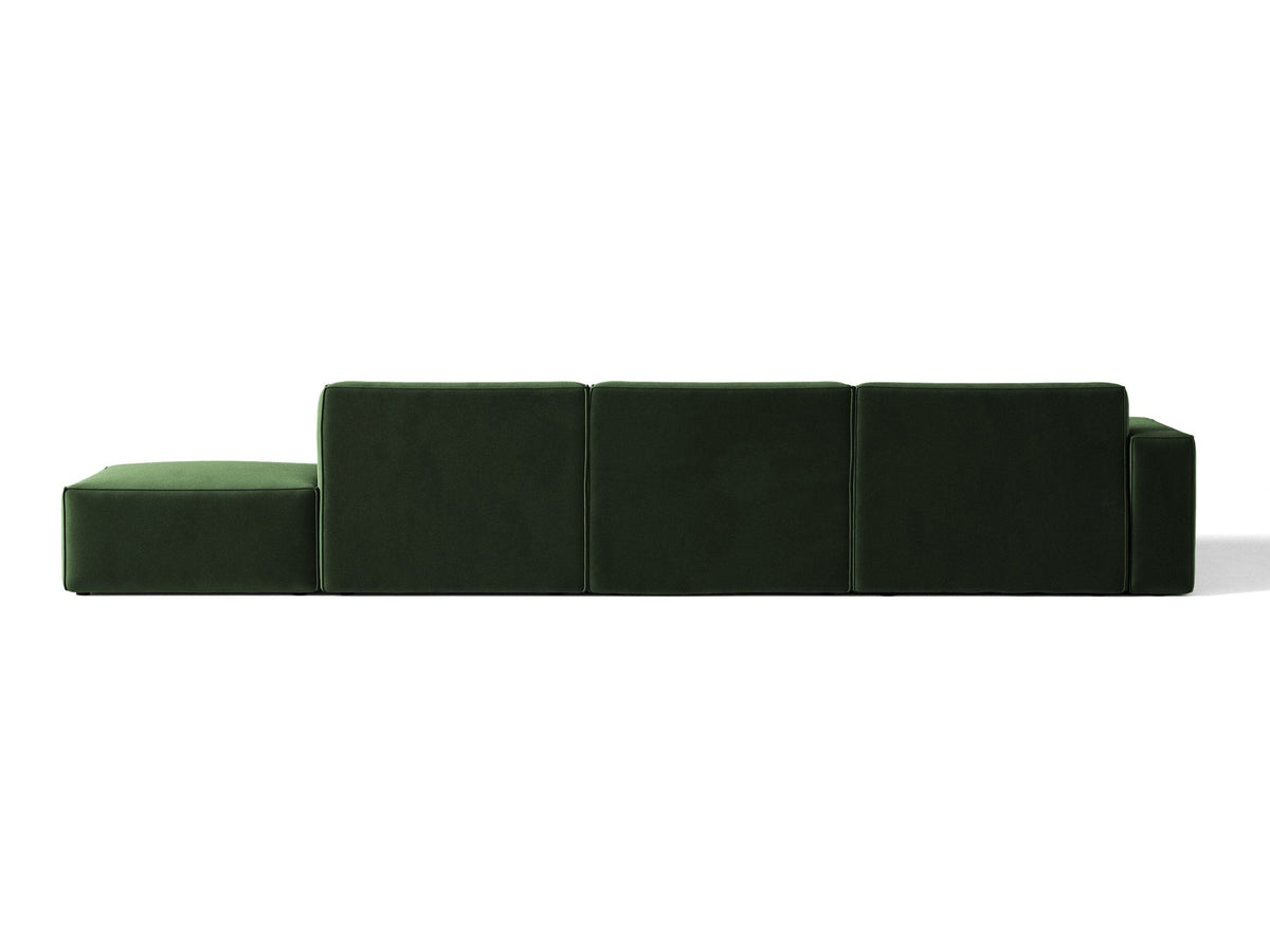 Ecksofa Jodie links von Micadoni in leichtem Beige mit Venus-Samtstoff, schwarzen Kunststoffbeinen und niedriger Rückenlehne.