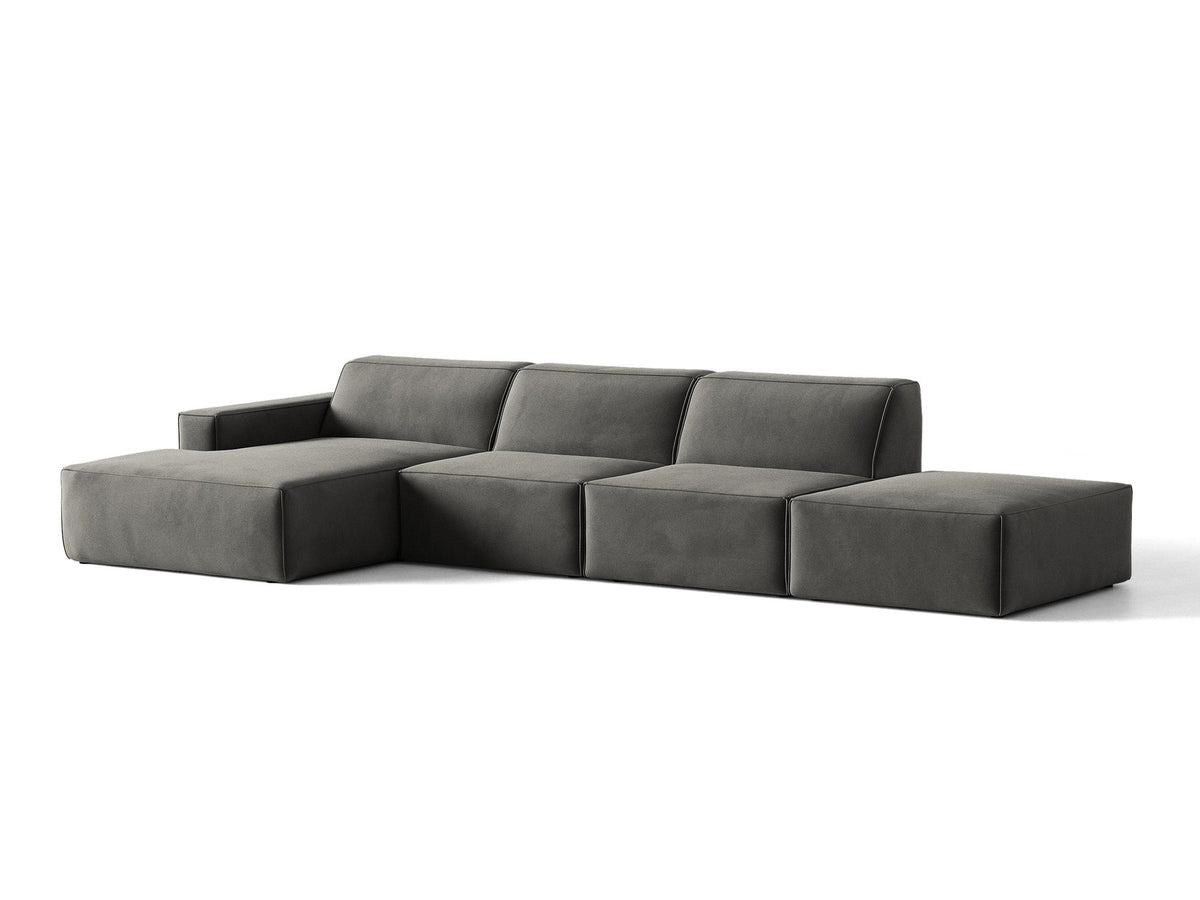 Ecksofa Jodie links von Micadoni in leichtem Beige mit Venus-Samtstoff, schwarzen Kunststoffbeinen und niedriger Rückenlehne.