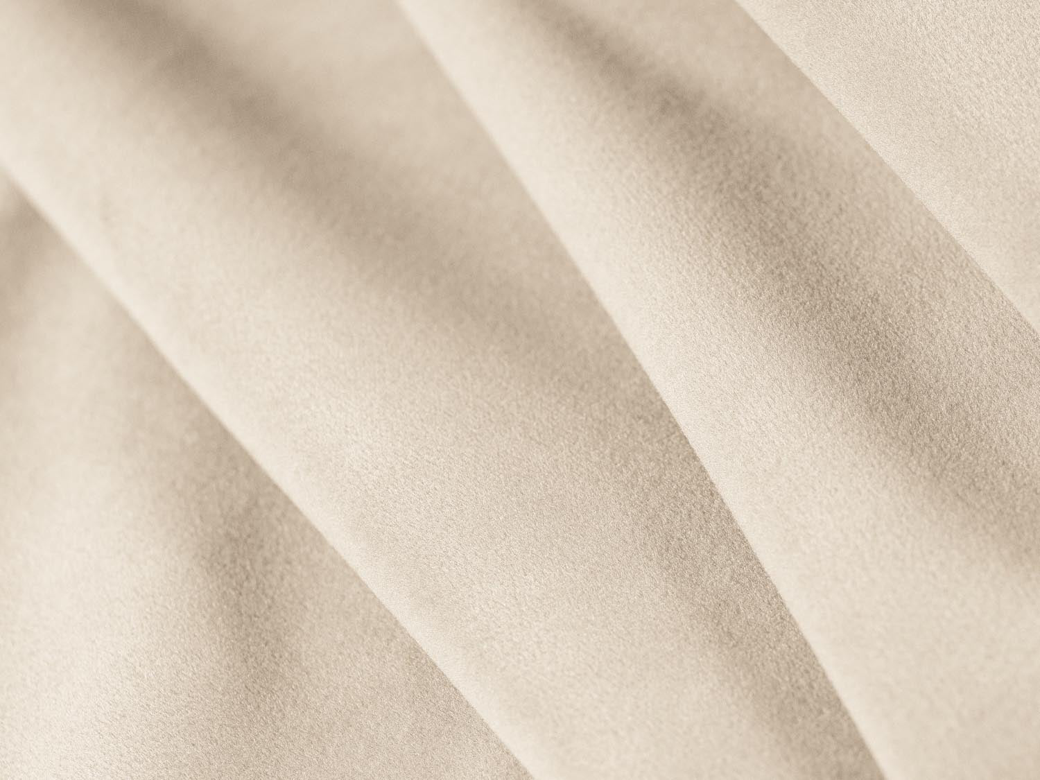 Entdecken Sie das Jodie Velour Ecksofa links von Micadoni – ein elegantes 5-Sitzer Sofa, das stilvolles Design, hohe Qualität und individuellen Komfort vereint.